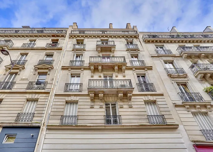 Interior Design - 6p-2br - Tour Eiffel
