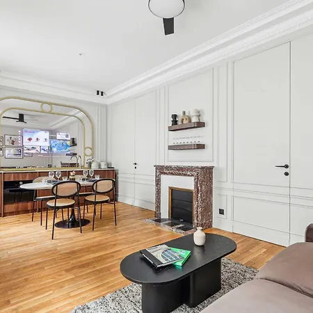 Apartment Interior Design - 6p-2br - Tour Eiffel Paris