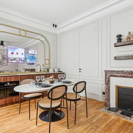 Interior Design - 6p-2br - Tour Eiffel Lejlighed